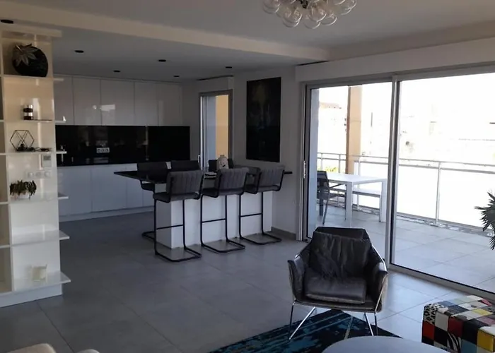 Skyline Lumina Parking Clim Tram * Montpellier